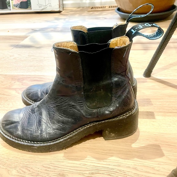 Fluevog chelsea boots 7.5 - Picture 2 of 3
